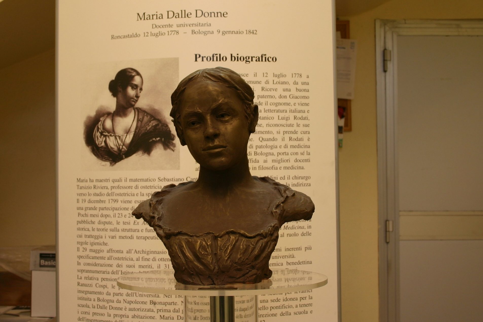 Maria%20Dalle%20Donne%27s%20bust%2C%20Loiano%20-%2003.JPG